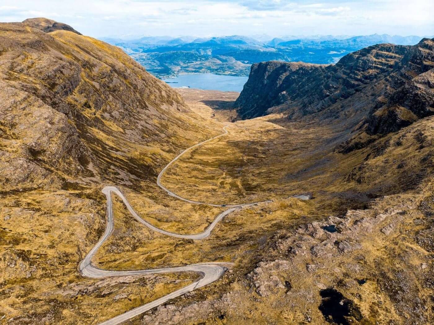Carretera Bealach na Bà hacia Applecross, Highlands.
